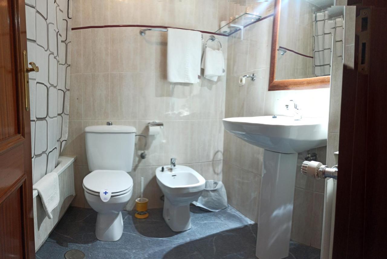 Hostal San Antonio Iscar Buitenkant foto