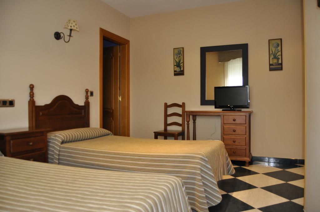 Hostal San Antonio Iscar Buitenkant foto